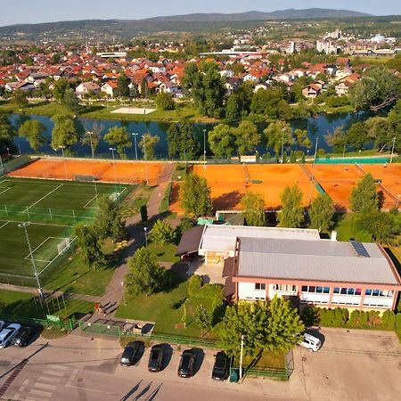 Swiss Plus Hotel Bihać Esterno foto