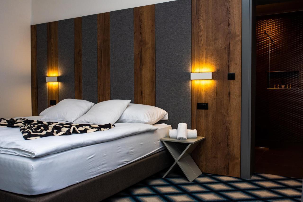 Swiss Plus Hotel Bihać Esterno foto