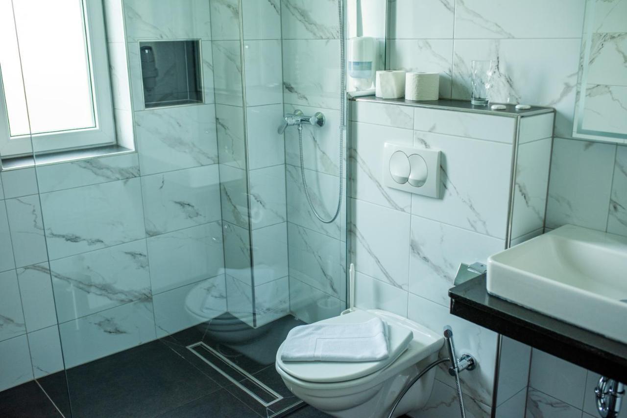 Swiss Plus Hotel Bihać Esterno foto