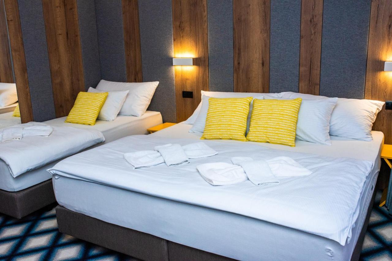 Swiss Plus Hotel Bihać Esterno foto