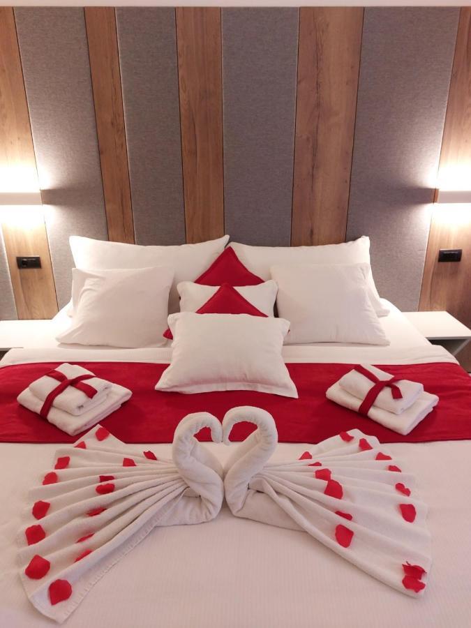 Swiss Plus Hotel Bihać Esterno foto