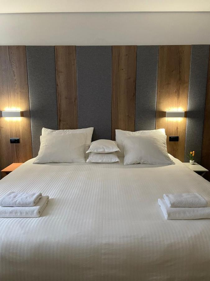 Swiss Plus Hotel Bihać Esterno foto