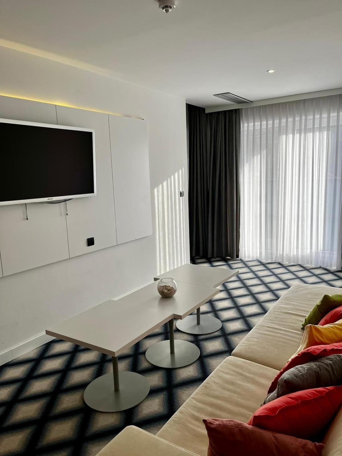 Swiss Plus Hotel Bihać Esterno foto