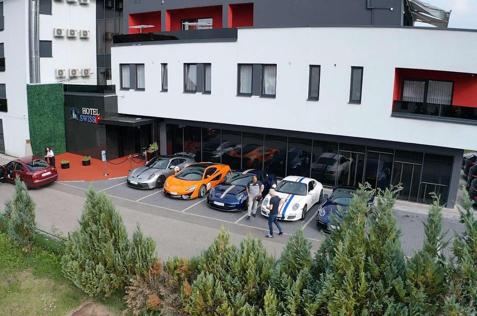 Swiss Plus Hotel Bihać Esterno foto