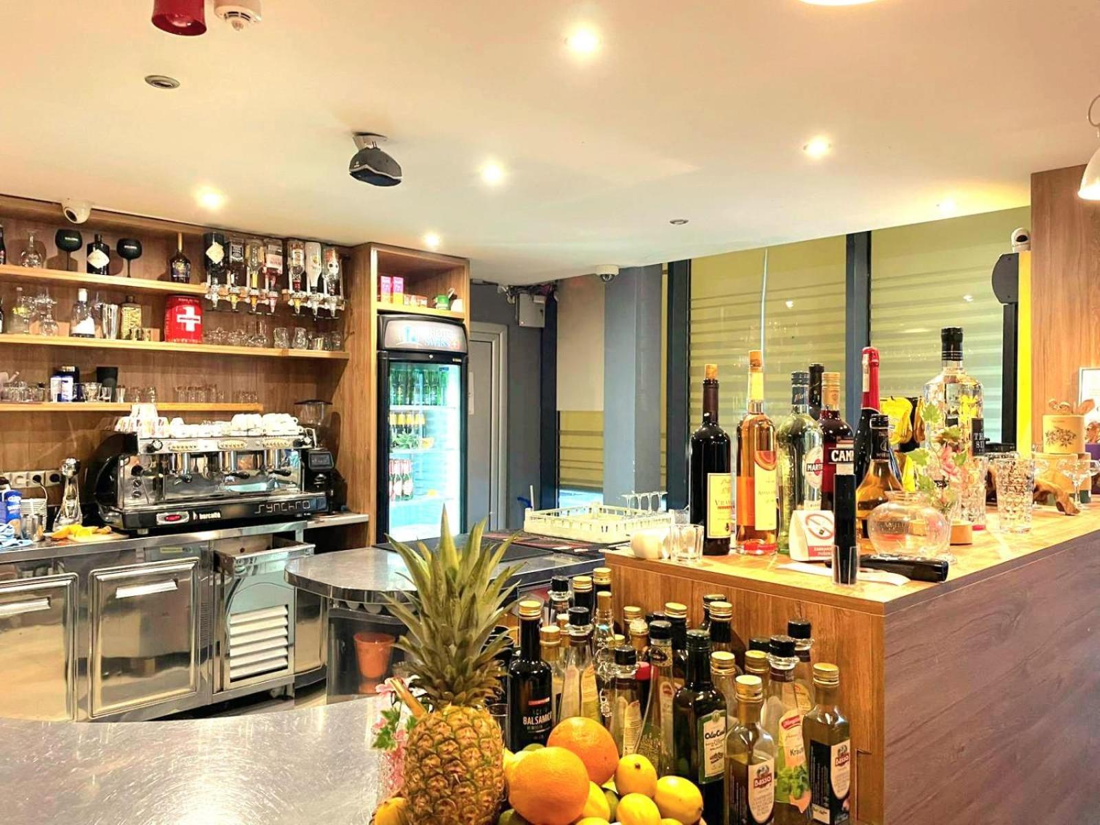 Swiss Plus Hotel Bihać Esterno foto
