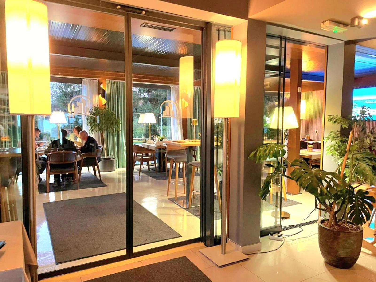 Swiss Plus Hotel Bihać Esterno foto