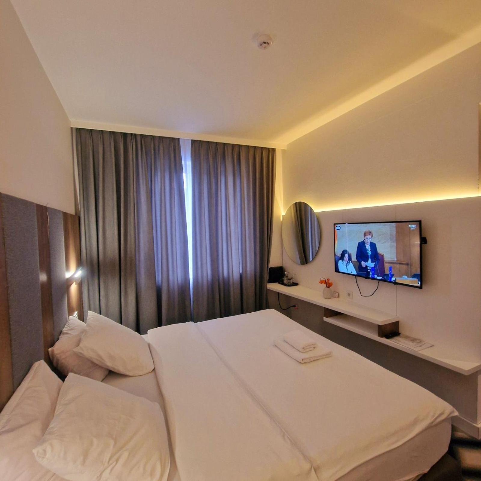 Swiss Plus Hotel Bihać Esterno foto