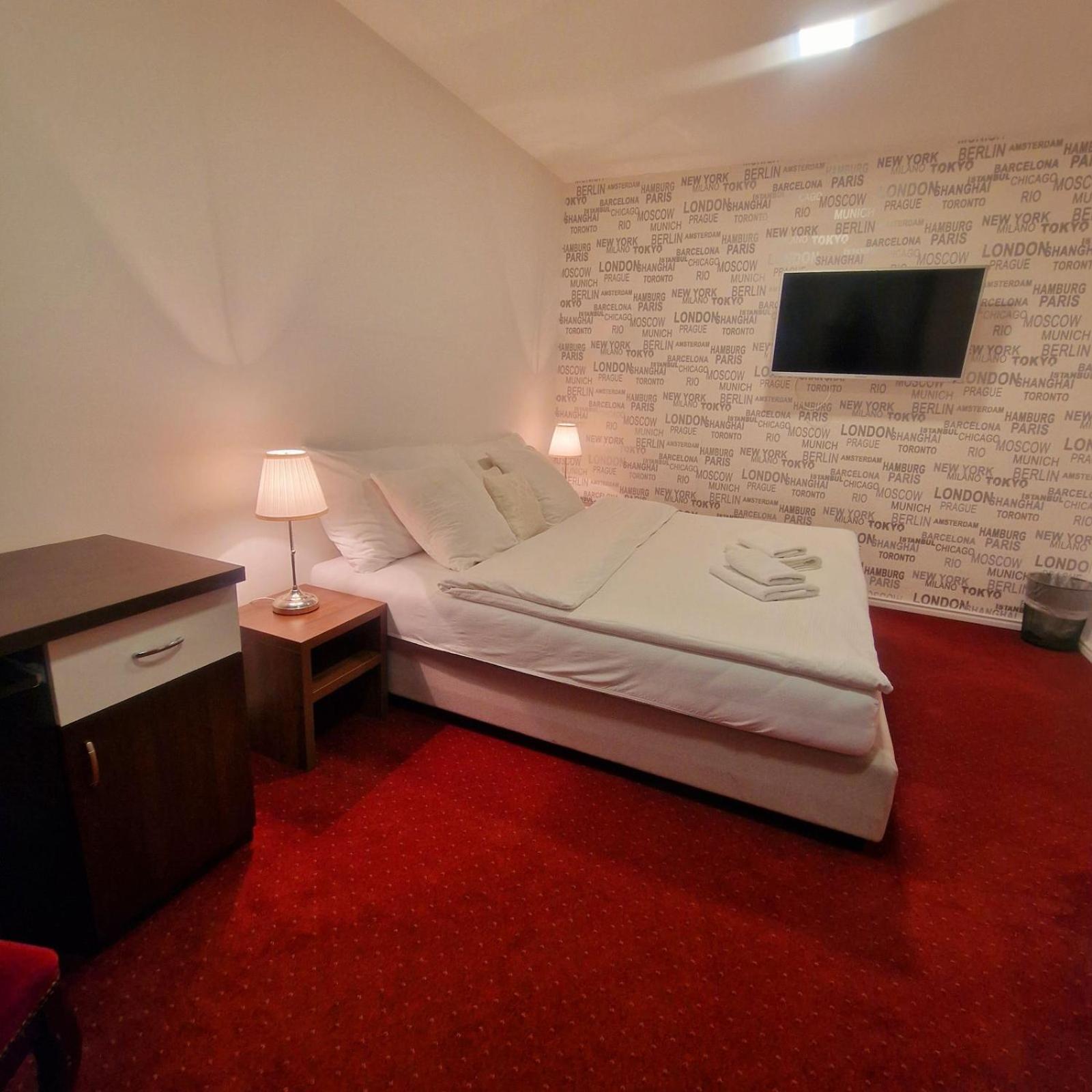 Swiss Plus Hotel Bihać Esterno foto
